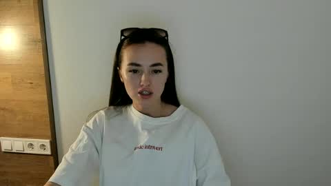 miamoll online show from July 5, 11:27 am