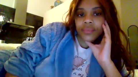 Snapshot of miamuffin8 chatting on February 2, 1:02 am MiaMuffn online show from February 2, 1:02 am