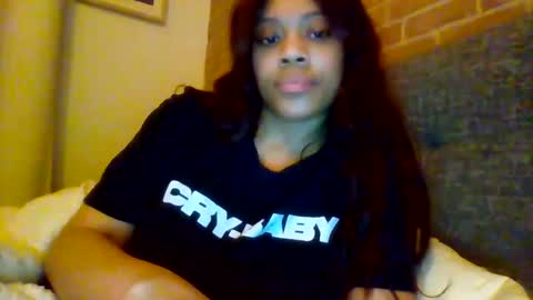 Snapshot of miamuffin8 chatting on October 7, 11:42 pm MiaMuffn online show from October 7, 11:42 pm