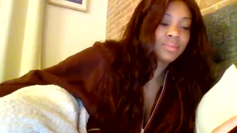 Snapshot of miamuffin8 chatting on October 9, 4:05 am MiaMuffn online show from October 9, 4:05 am