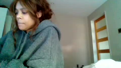 Snapshot of miamuffin8 chatting on December 16, 1:32 pm MiaMuffn online show from December 16, 1:32 pm