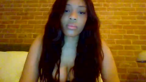 Snapshot of miamuffin8 chatting on October 28, 12:38 am MiaMuffn online show from October 28, 12:38 am