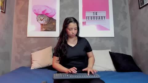 Mia online show from October 6, 8:57 pm