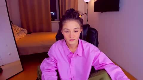 Mia online show from February 6, 8:13 pm