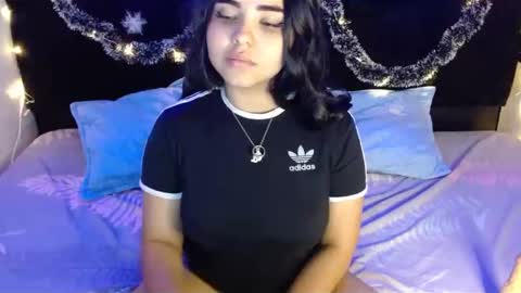 Snapshot of miapeyton chatting on December 13, 5:10 pm Mia Peyton   online show from December 13, 5:10 pm