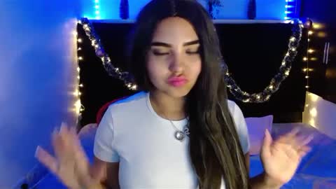 Snapshot of miapeyton chatting on December 26, 1:54 pm Mia Peyton   online show from December 26, 1:54 pm