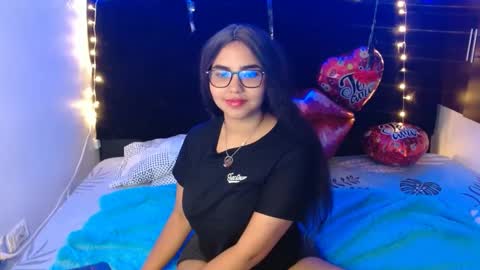 Snapshot of miapeyton chatting on February 19, 1:39 pm Mia Peyton   online show from February 19, 1:39 pm