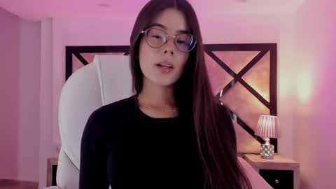 Mia online show from February 24, 9:09 pm