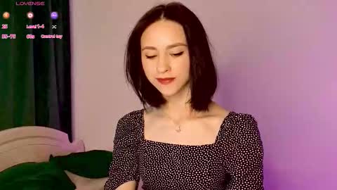 Mia online show from November 24, 6:37 am