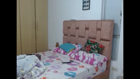 MIA VANESSA online show from January 8, 2:04 am