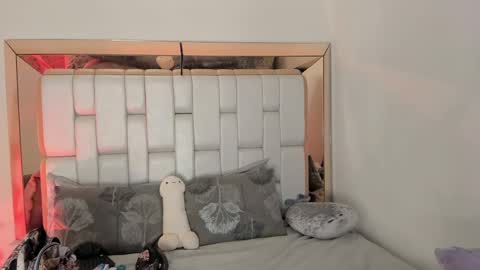 Mia Villalobos online show from February 25, 10:26 am