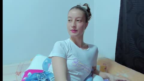  Chloe  online show from February 18, 2:10 am