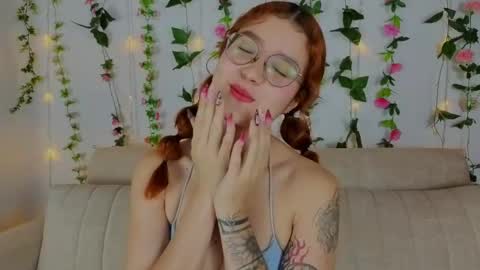 Snapshot of miawinxxx848 chatting on September 26, 2:42 am Mia Winx  online show from September 26, 2:42 am