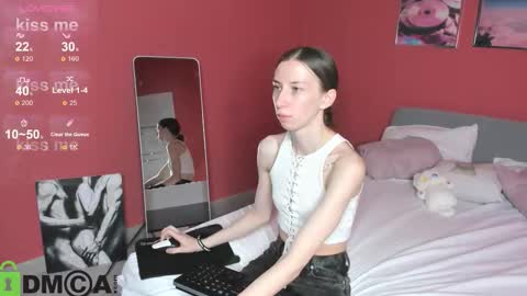 michele_mack online show from September 16, 2:52 am