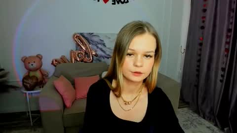 midnighteaura online show from February 25, 12:26 pm