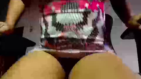 mielsquirt online show from September 22, 3:43 pm