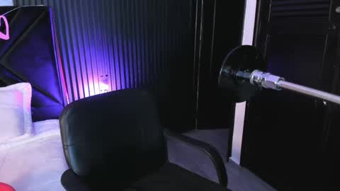 Mia Monroe online show from April 5, 4:00 am