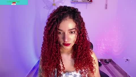 Snapshot of miilu_dancer_ chatting on December 18, 4:17 pm Lucii online show from December 18, 4:17 pm