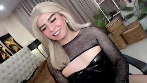 Theresa Luna online show from February 18, 7:24 pm