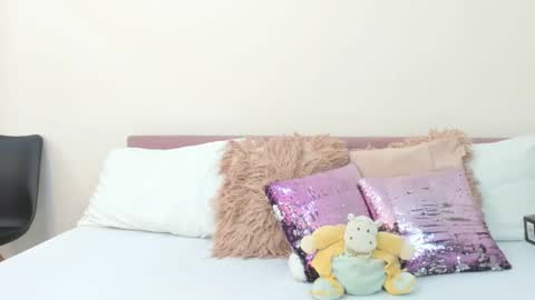 mila_adamss online show from March 13, 12:50 pm