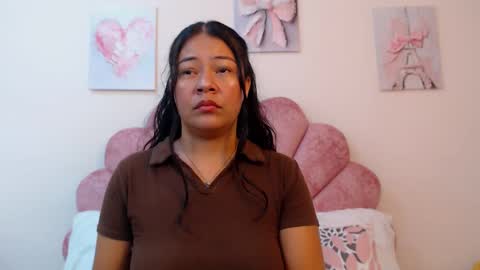 mila_adamss online show from May 24, 11:31 am