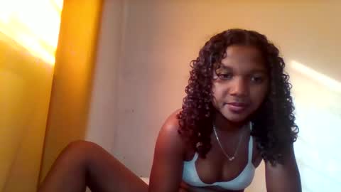 mila_lunah online show from April 6, 4:46 am