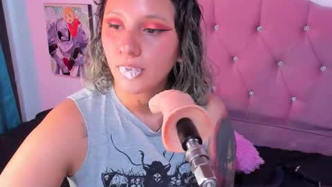 Snapshot of mila_nixon01 chatting on September 21, 6:17 pm MILA  online show from September 21, 6:17 pm