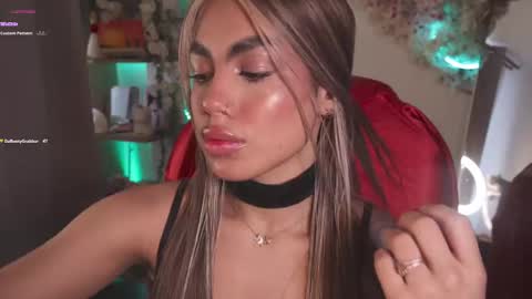 Snapshot of mila_snoow chatting on September 9, 2:17 pm M I L A  online show from September 9, 2:17 pm