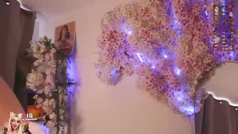 Snapshot of mila_snoow chatting on October 27, 11:50 am M I L A  online show from October 27, 11:50 am