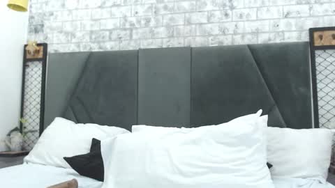 mila online show from February 17, 2:42 am