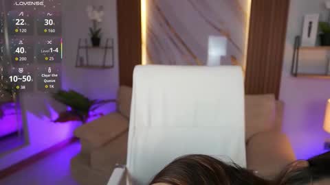 milacrave online show from December 3, 1:35 pm