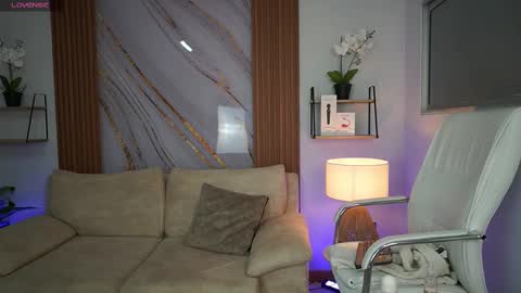 milacrave online show from October 8, 11:47 am