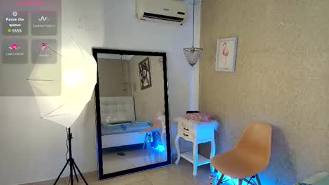 Snapshot of miladiosa chatting on October 22, 12:10 pm miladiosa online show from October 22, 12:10 pm