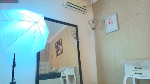 miladiosa online show from December 14, 12:11 pm