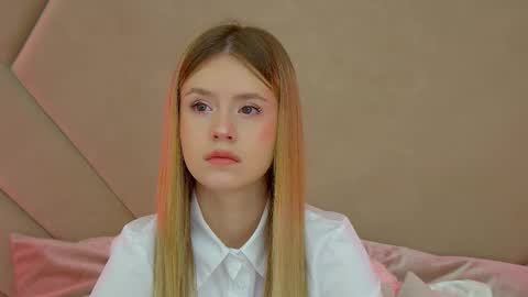 MilanaBalmain online show from October 20, 4:04 am