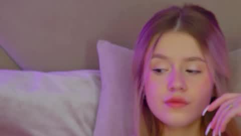 MilanaBalmain online show from October 7, 4:39 am