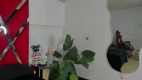 milanx2 online show from December 13, 8:59 pm