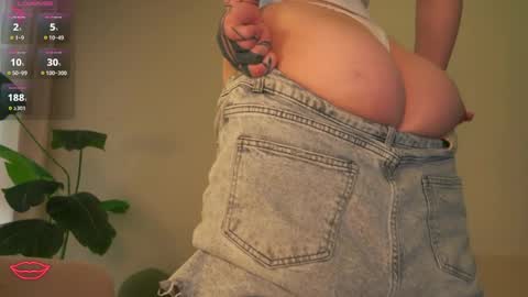 Mila online show from April 5, 8:24 am