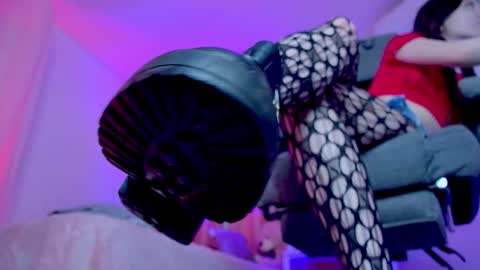 milastoyne online show from December 16, 8:31 am