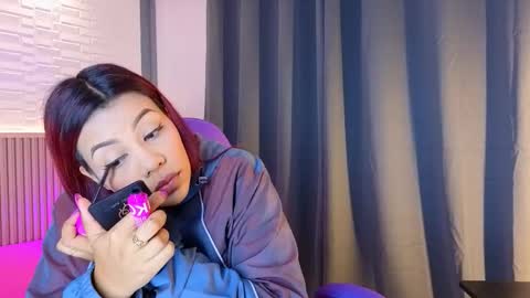 milena_lawson online show from October 20, 10:40 am