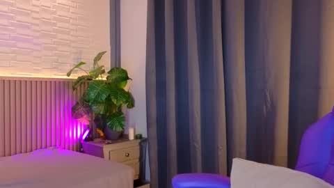 milena_lawson online show from November 28, 11:46 am