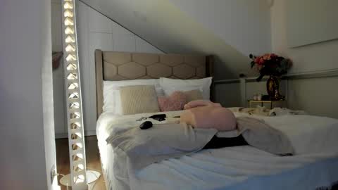 Ingrid online show from October 9, 10:36 pm