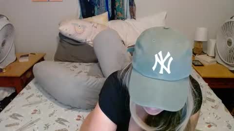 MILF Monee online show from January 17, 12:40 am