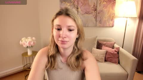 milinafox online show from March 26, 1:52 am