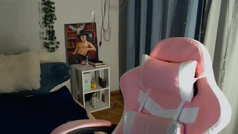 Milla online show from March 2, 8:03 pm