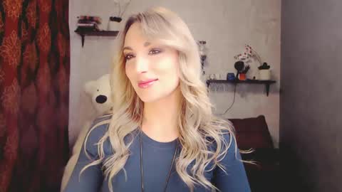 MillaXQueen online show from February 23, 8:55 am