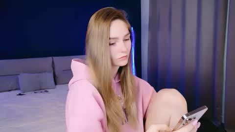 Mila online show from November 23, 8:38 am