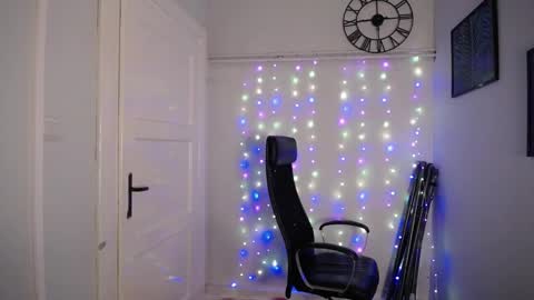 millie_lacroix online show from February 28, 2:53 pm