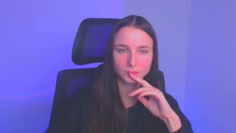 Milly online show from December 18, 7:58 am