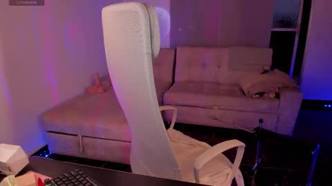 Monkey D Maddie online show from February 23, 11:26 pm